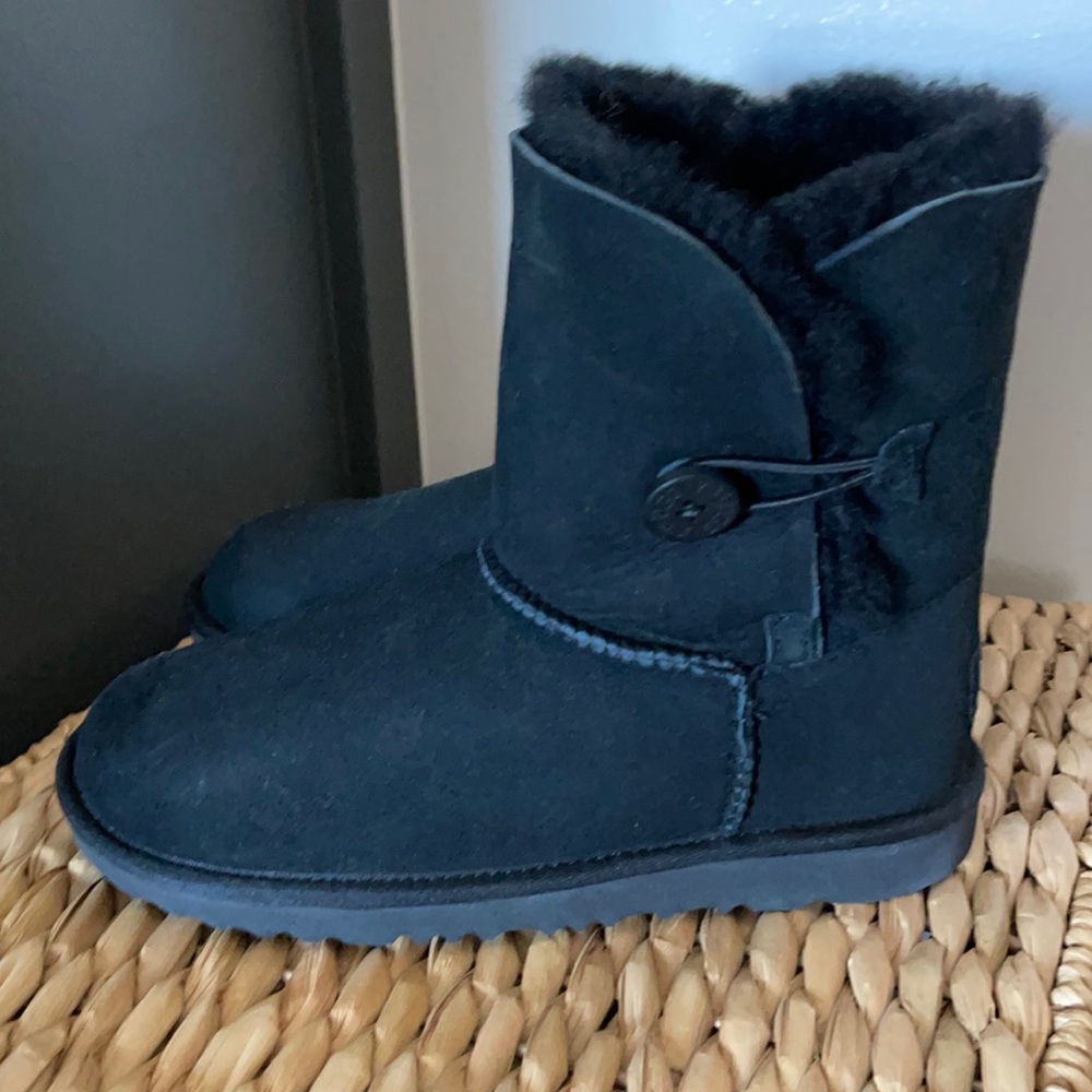 Kids never been worn Ugg booties